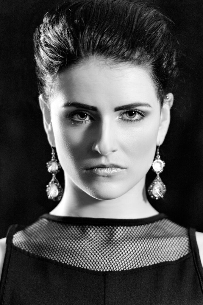 Černobílá portrétní fotografie