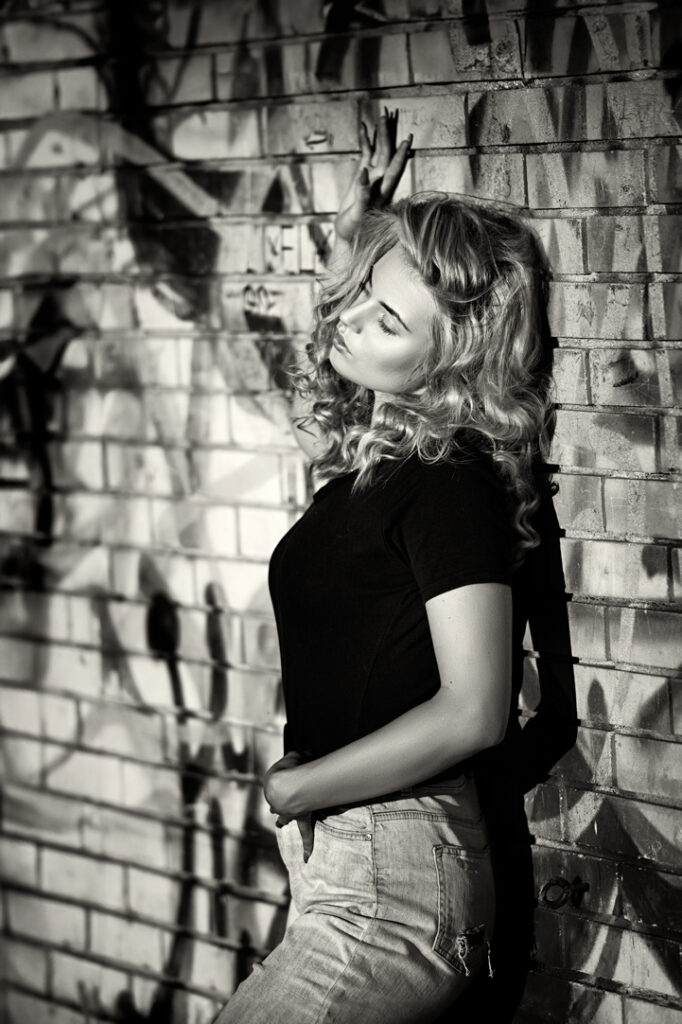 Portrét v černobílé fotografii