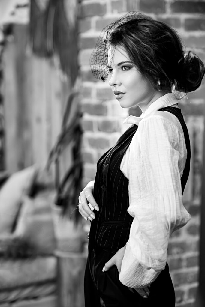 Černobílá portrétní fotografie - Petr Lasák