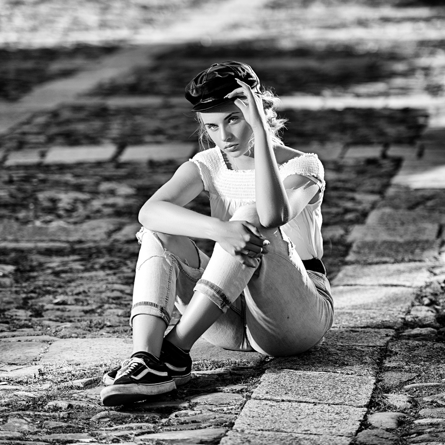 Černobílý portrét v přírodě