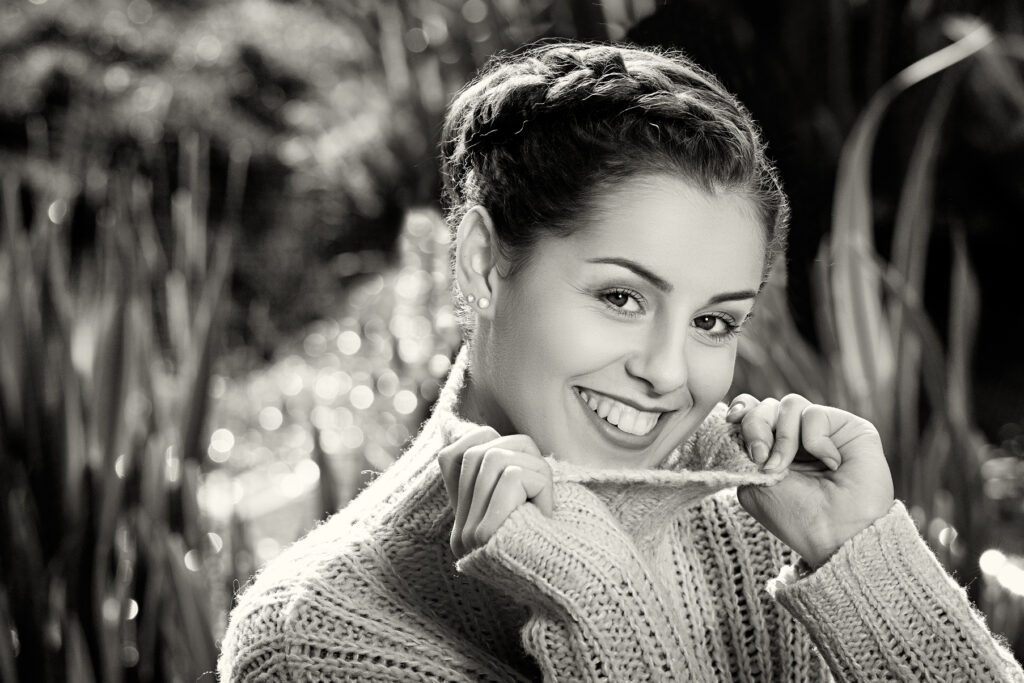 Černobílý portrét v přírodě