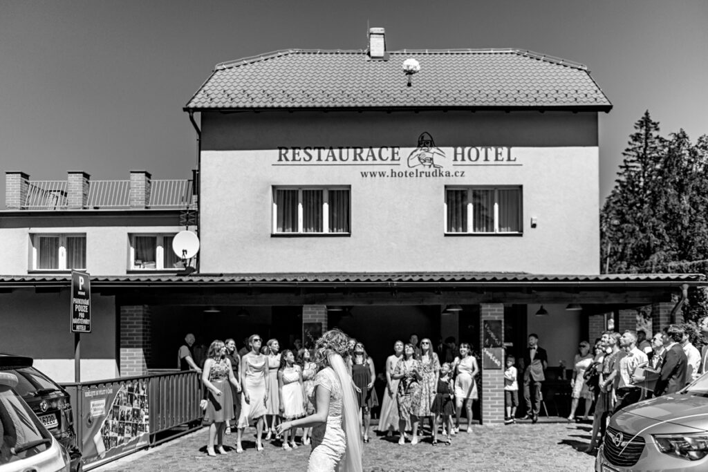 Černobílá svatební fotografie Petr Lasák