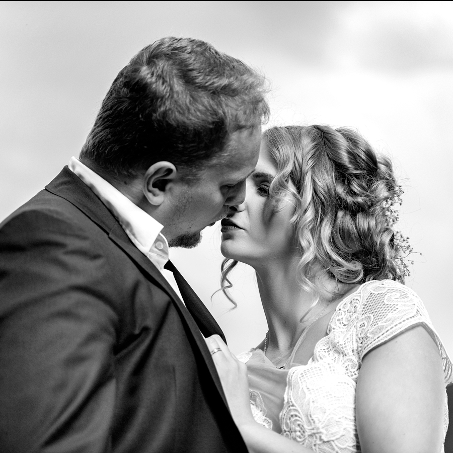 Svatební fotograf Brno - černobílá fotografie