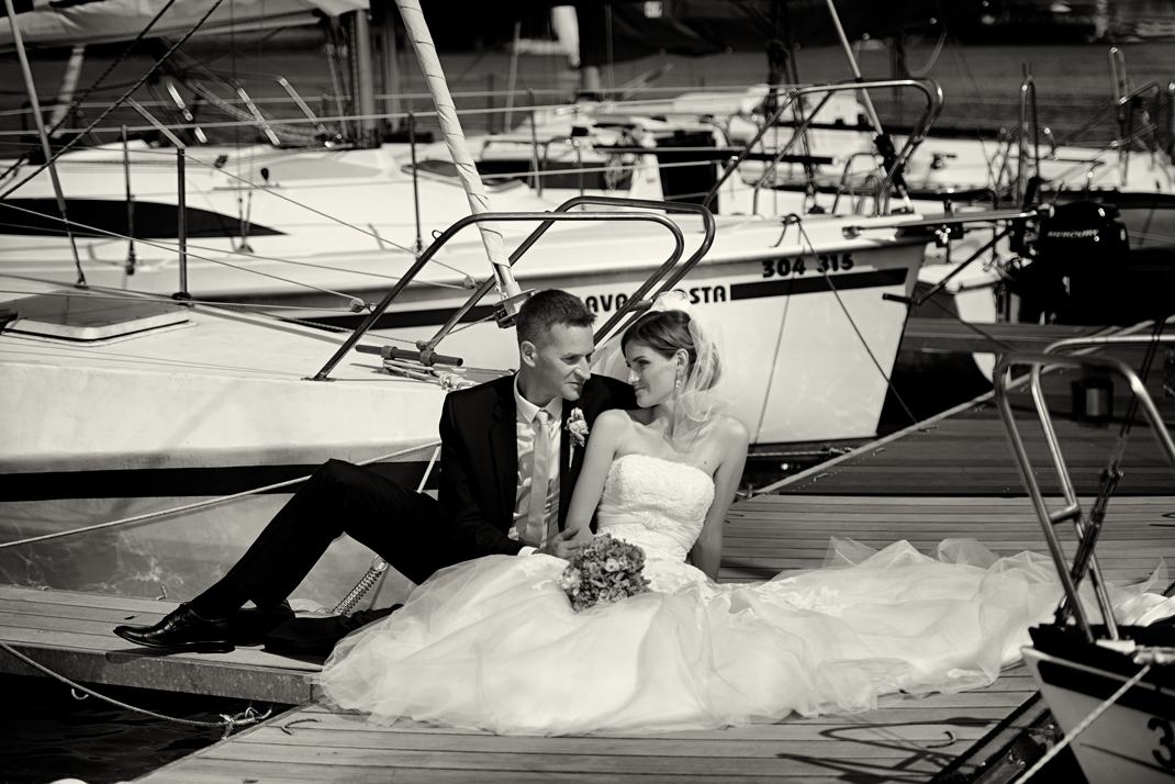 Svatba v černobílé fotografii