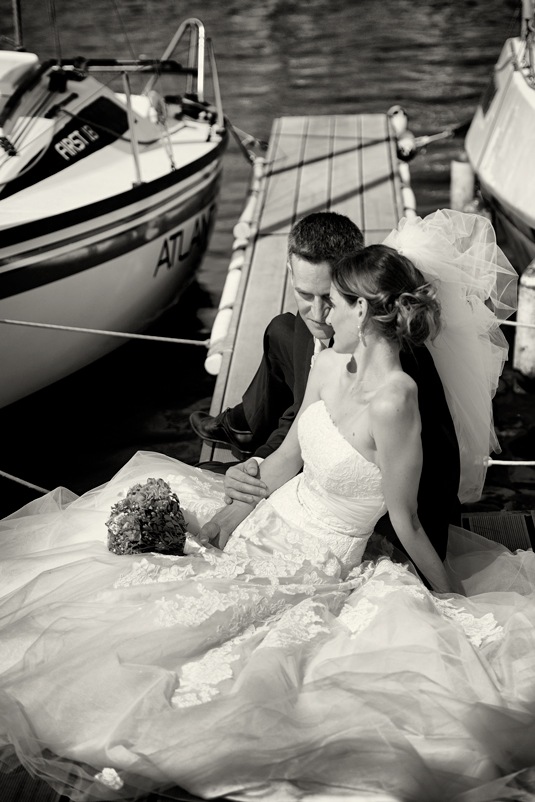 Svatba v černobílé fotografii