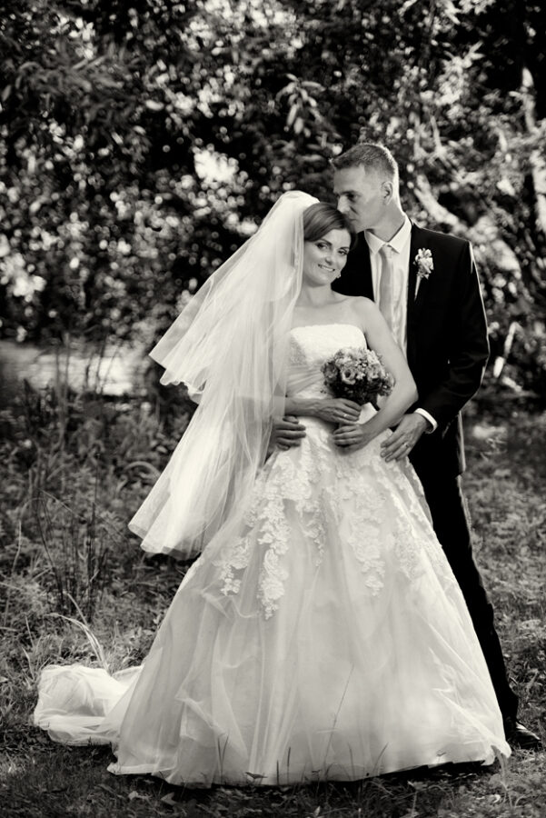 Svatba v černobílé fotografii