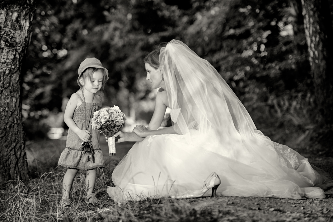 Svatba v černobílé fotografii