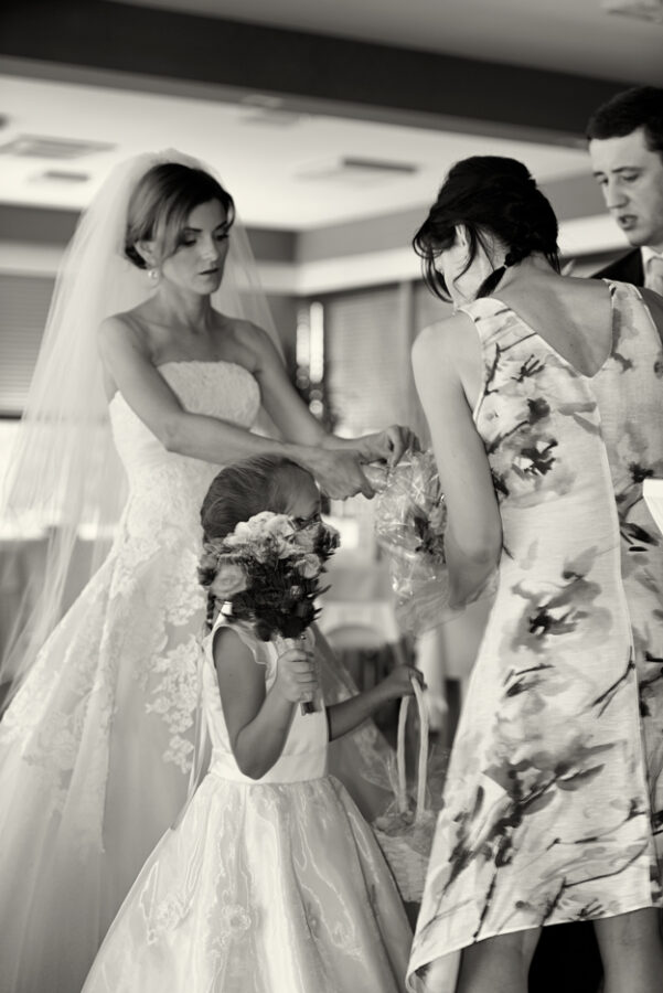 Svatba v černobílé fotografii