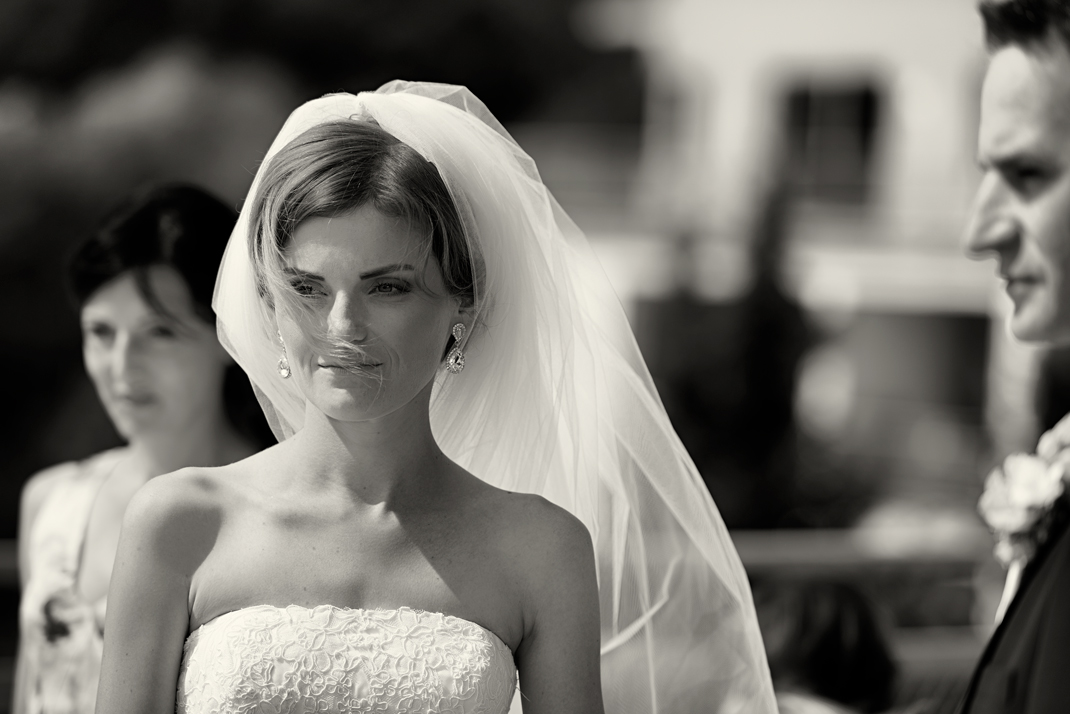 Svatba v černobílé fotografii