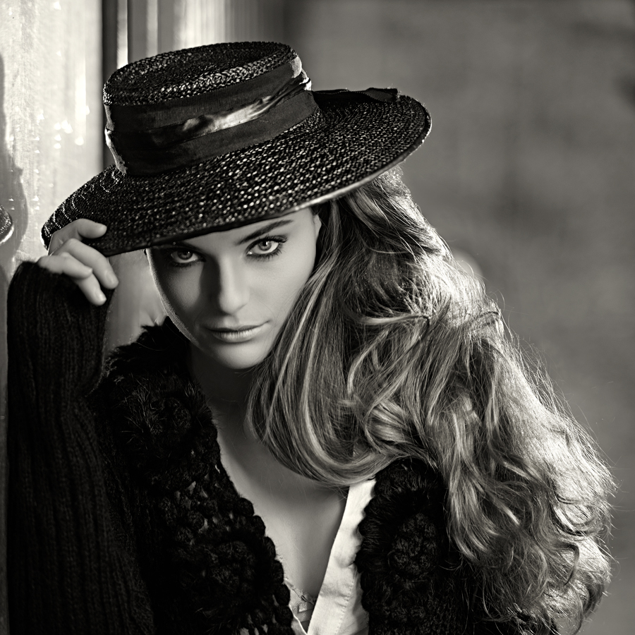 černobílá portrétní fotografie