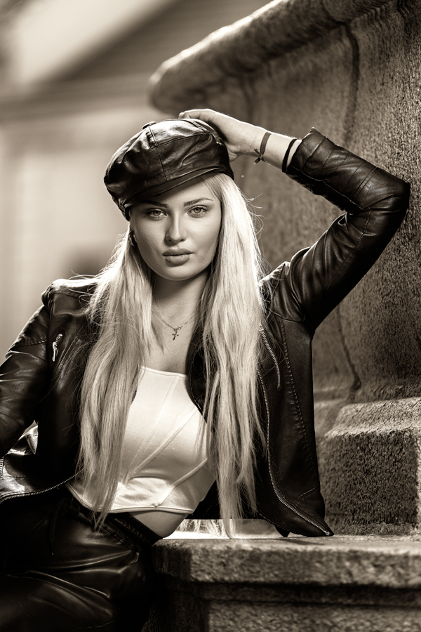 černobílá portrétní fotografie