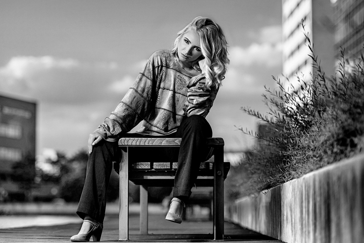 černobílá portrétní fotografie