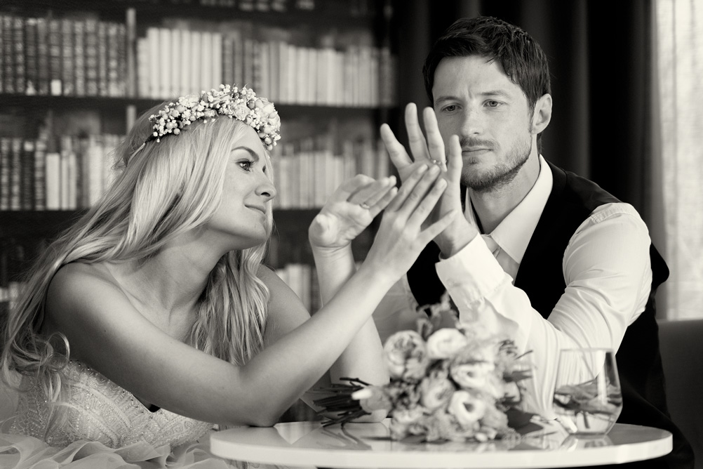 Černobílá svatební fotografie-Brno