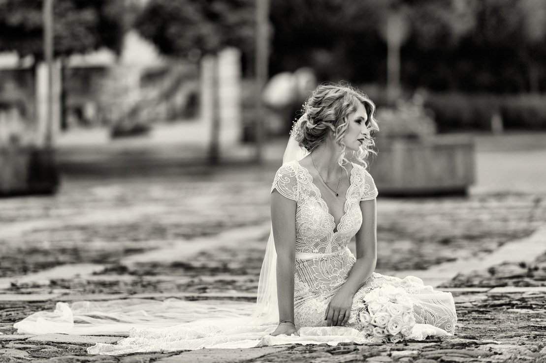 Černobílá svatební fotografie-Brno