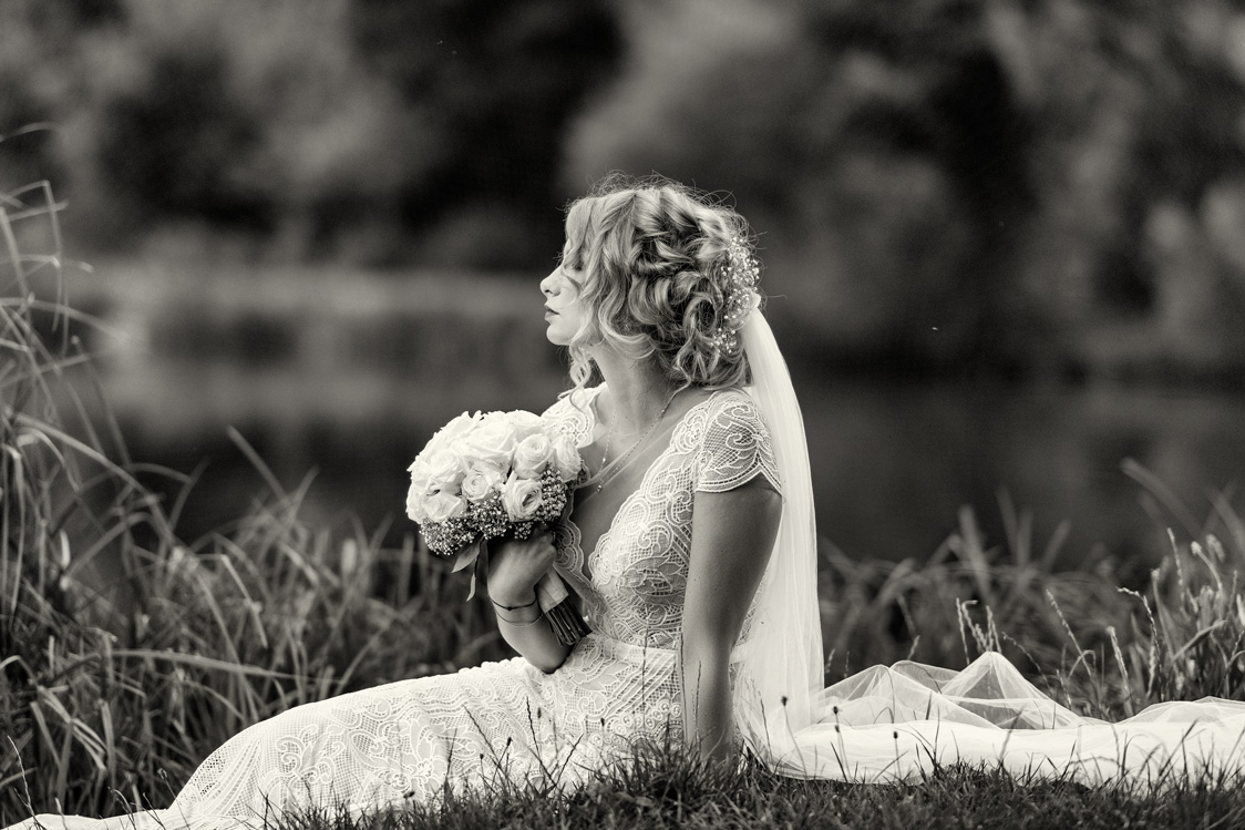 Černobílá svatební fotografie-Brno